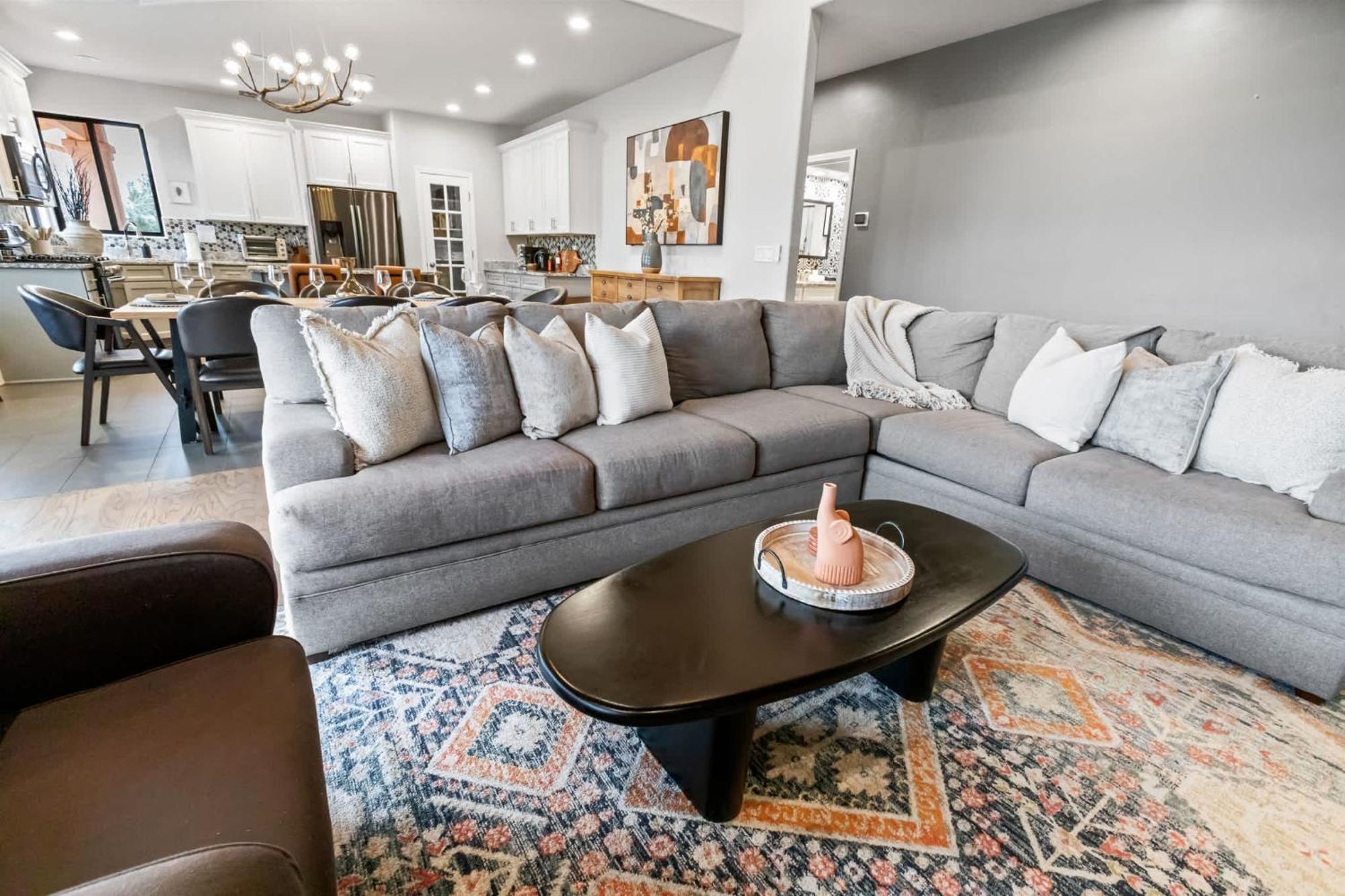 5 Bed 3 Bath Uptown Sedona-Game Room-Sauna-Cold Plunge-Jacuzzi-Gym 외부 사진