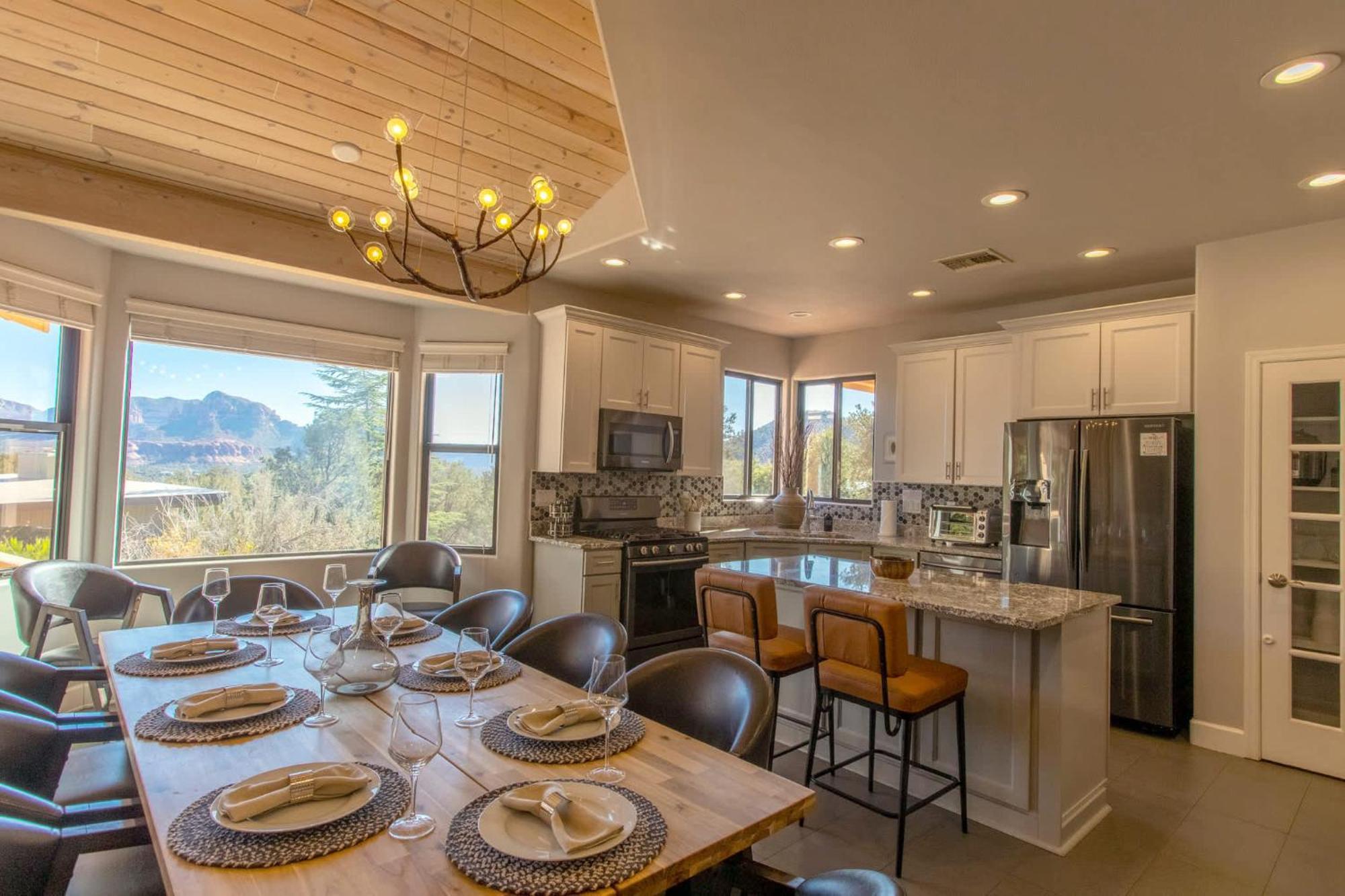 5 Bed 3 Bath Uptown Sedona-Game Room-Sauna-Cold Plunge-Jacuzzi-Gym 외부 사진